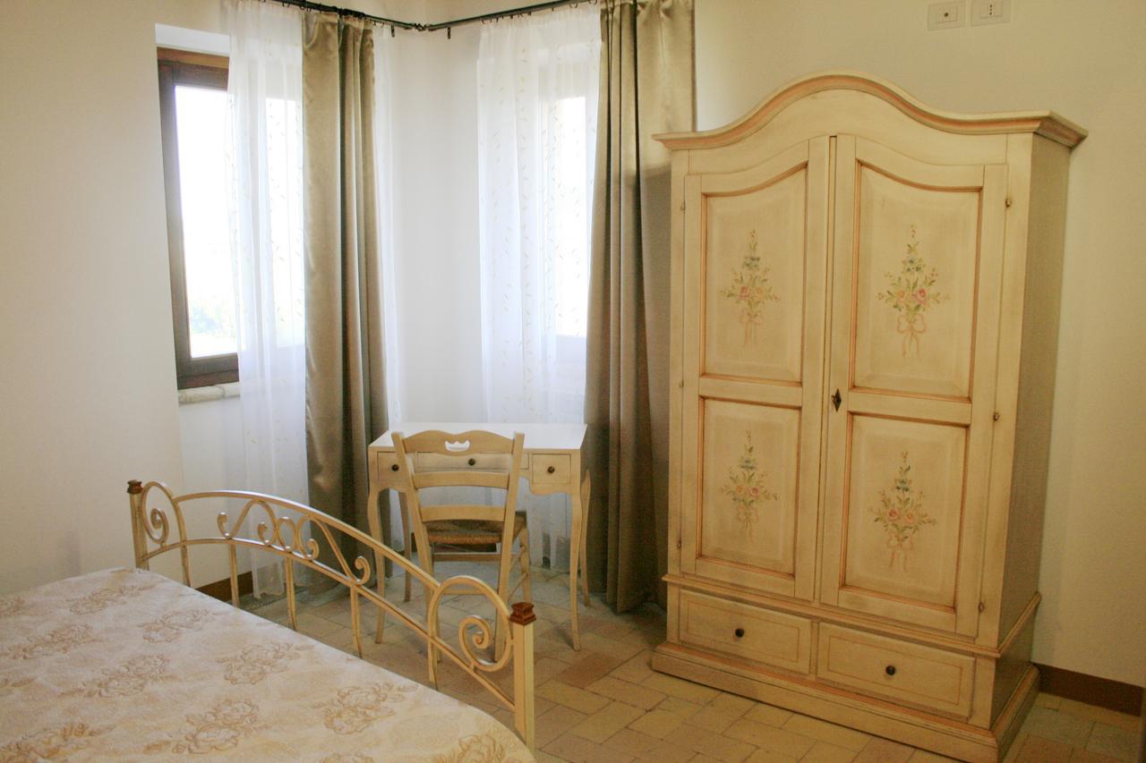 Agriturismo Fara Ξενοδοχείο Montegiorgio Δωμάτιο φωτογραφία